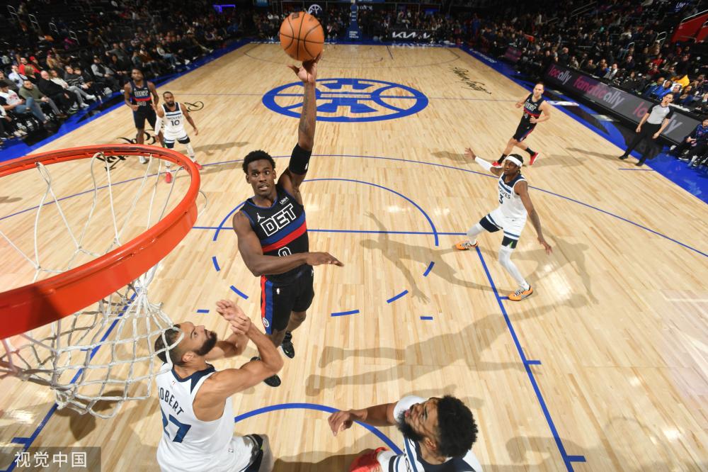 而另一边 而另一边