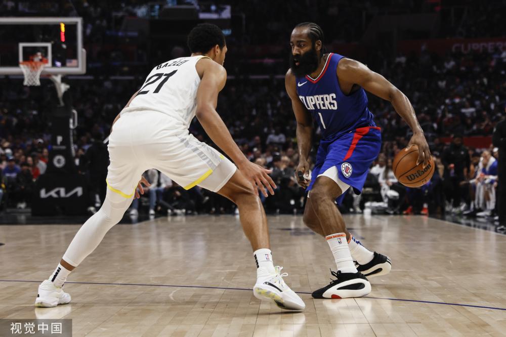 于在年轻球 于在年轻球